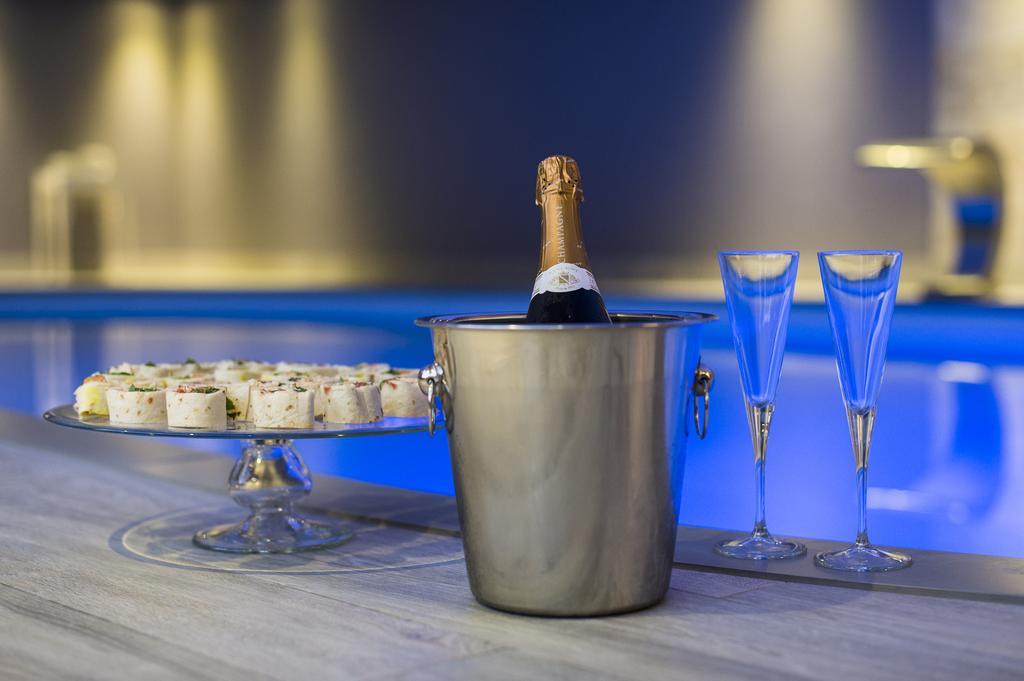 Espace Zen'Ing Gondecourt ภายนอก รูปภาพ